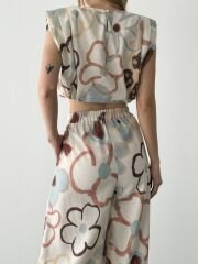 DESENLİ VATKALI BLUZ VE PANTALON