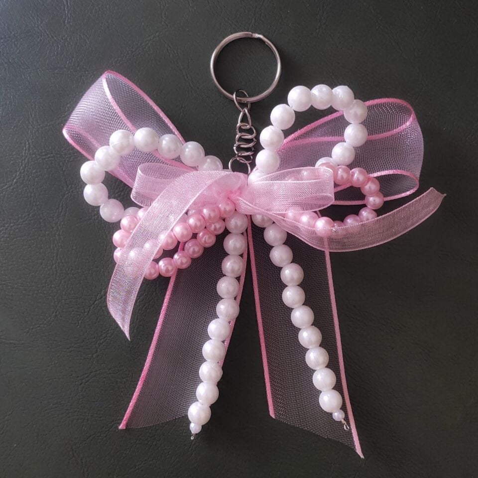 PEMBE KURDELELİ ANAHTARLIK