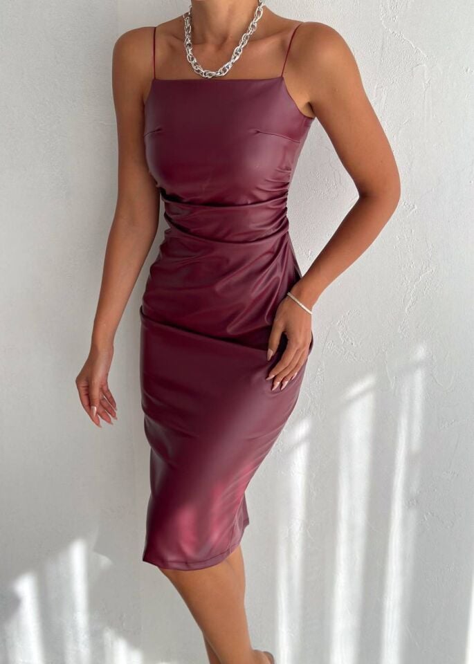 UZUN BORDO DERİ ELBİSE