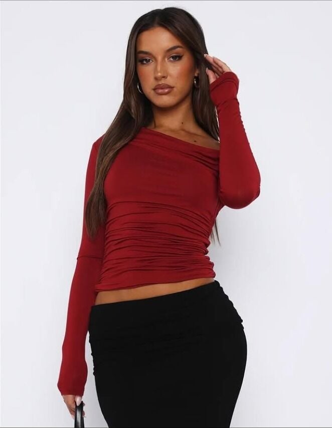 DALGIÇ KUMAŞ UZUN KOLLU AÇİK TEK OMUZ BLUZ