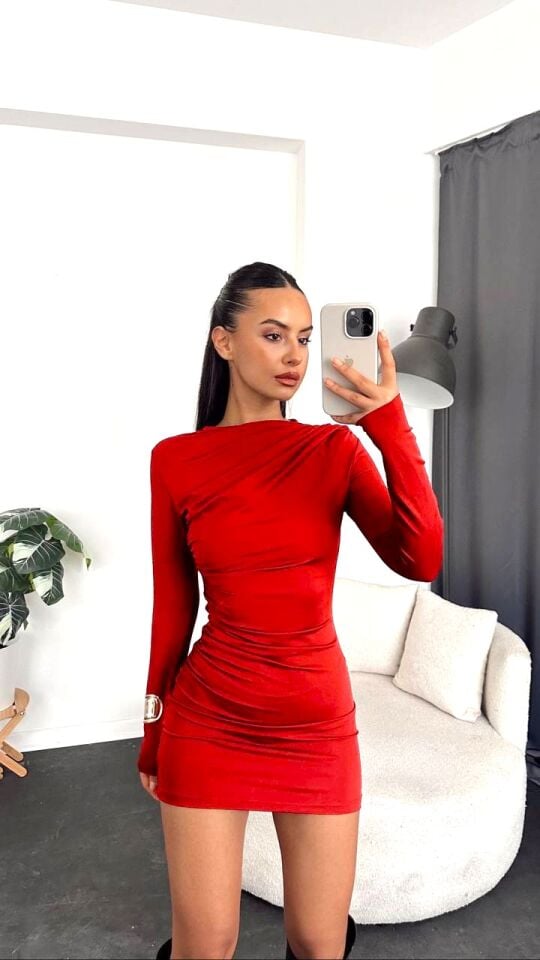 DALGIÇ KUMAŞ UZUN KOLLU KISA ELBİSE