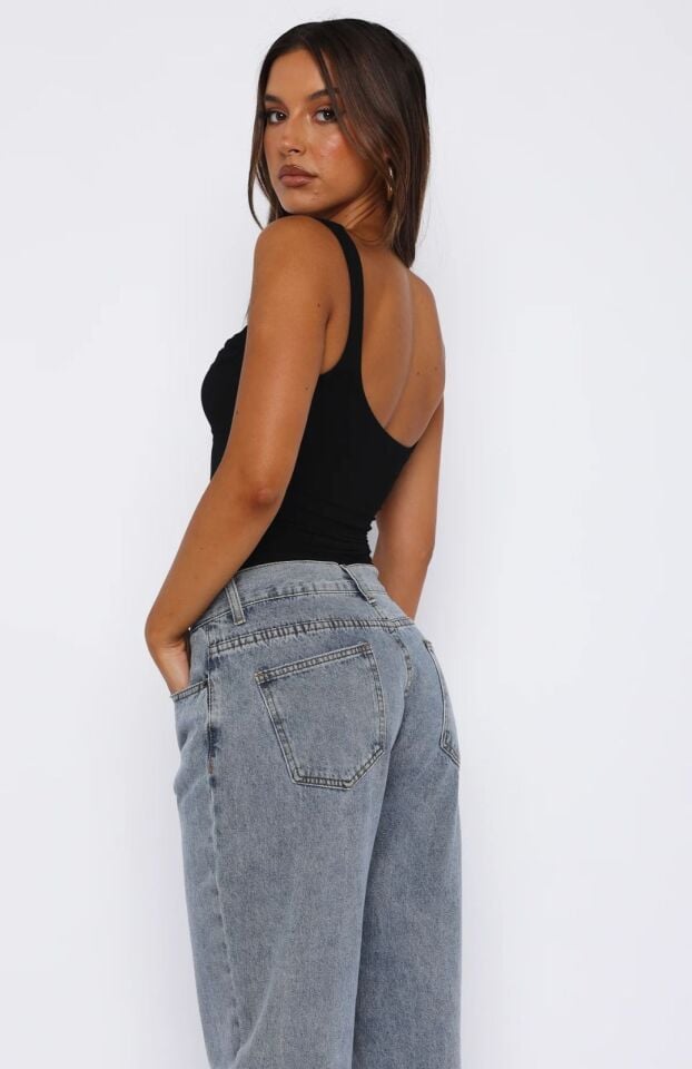 Önü Büzgülü Kalın Askılı Crop Bluz (Dar kalıp)